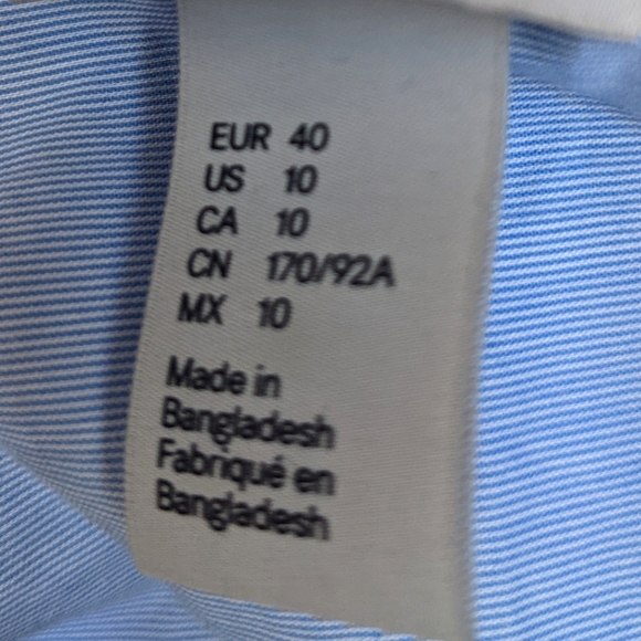 ✨2/$40✨ H&M long sleeve button-down - Picture 4 of 4